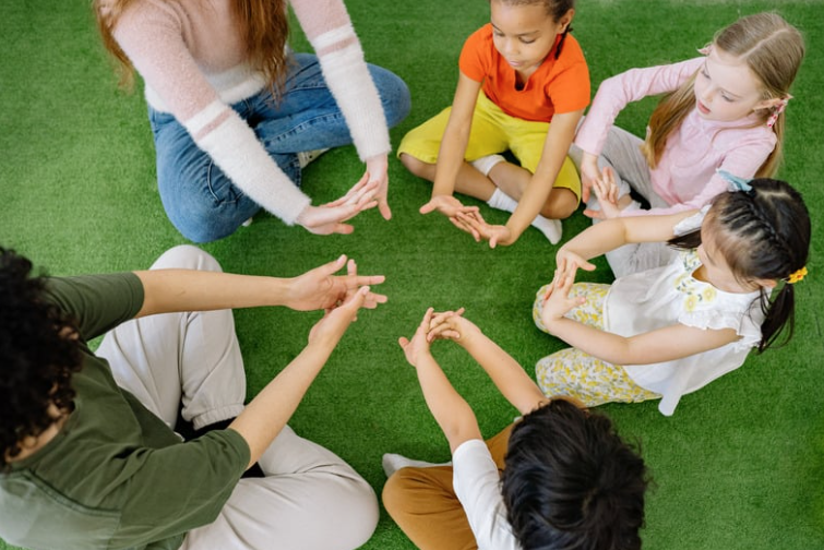Child participating in Magic Movers Creative Arts Therapy"